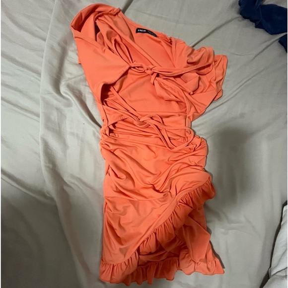 SHEIN Tied Cutout Front Ruffle Dress - Picture 3 of 3